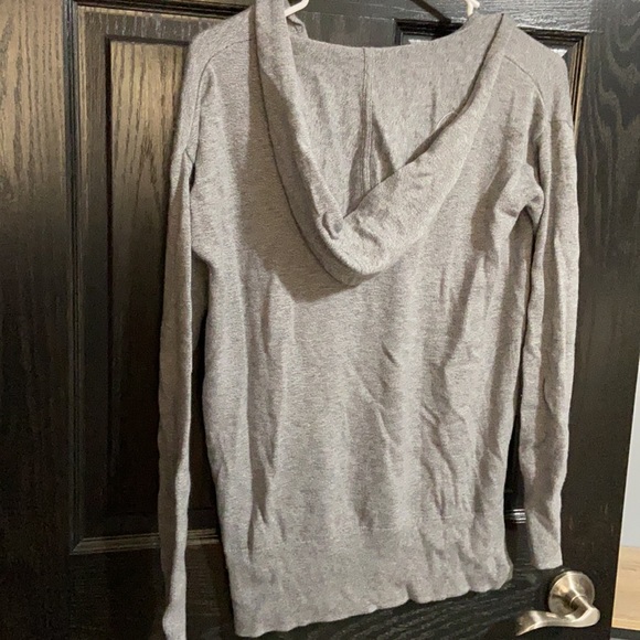 Gray hooded sweater - Picture 2 of 2